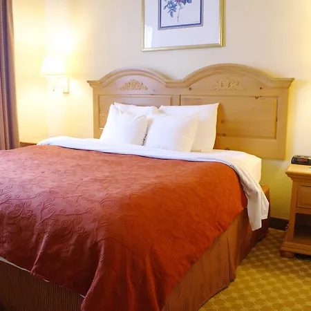 Lexington Inn & Suites Columbus-Polaris